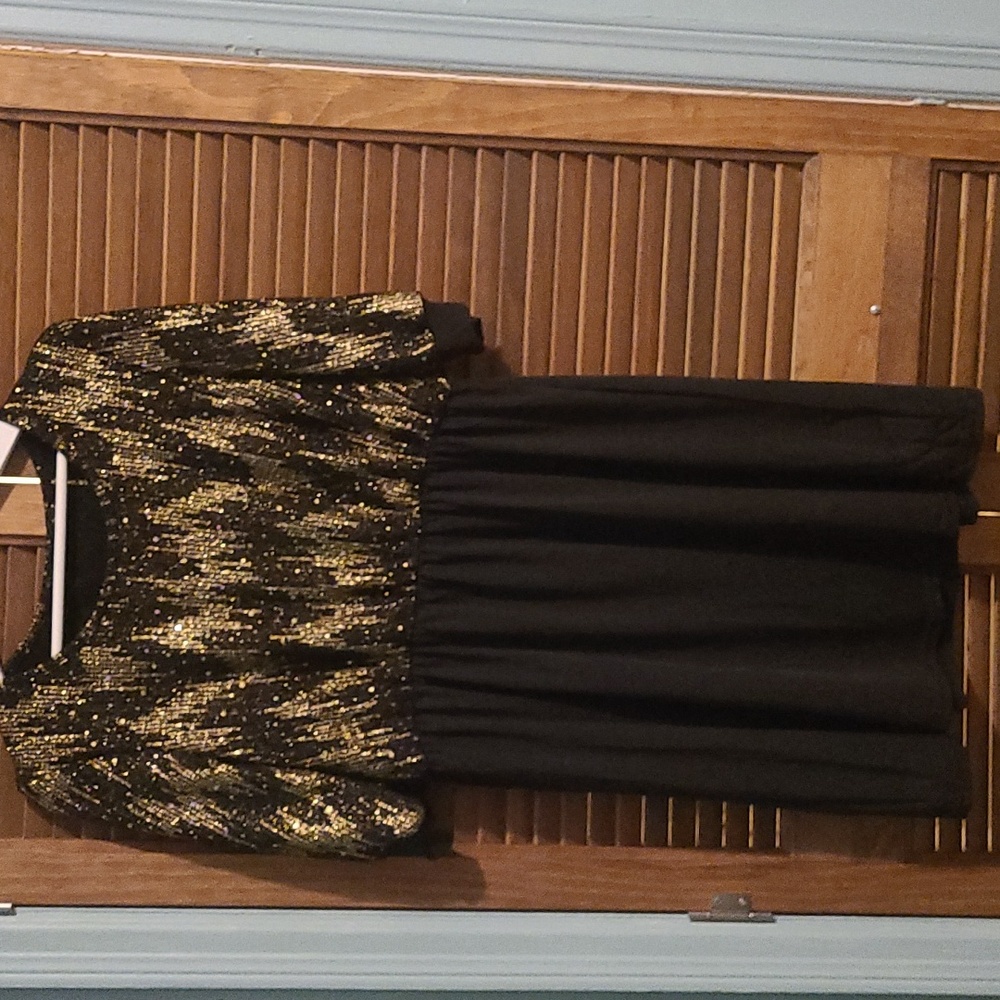 LADIES Small Gold and Black Dress.